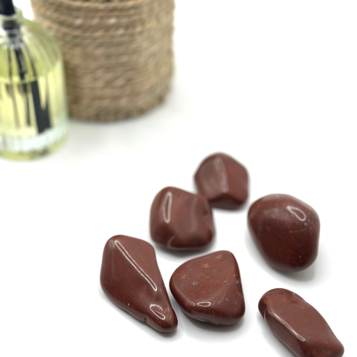 Red Jasper Tumbled Stone – Strength, Grounding & Vitality (±3–6 cm,)