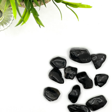 Melnais oniksa akmens – "Aizsardzība un Iekšējais spēks" (±2–4 cm)
