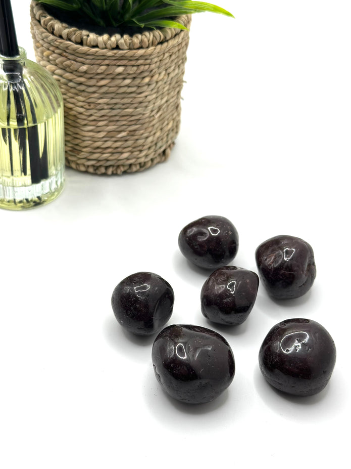 Garnet Tumbled Stone – Passion, Strength & Protection (3–4 cm)