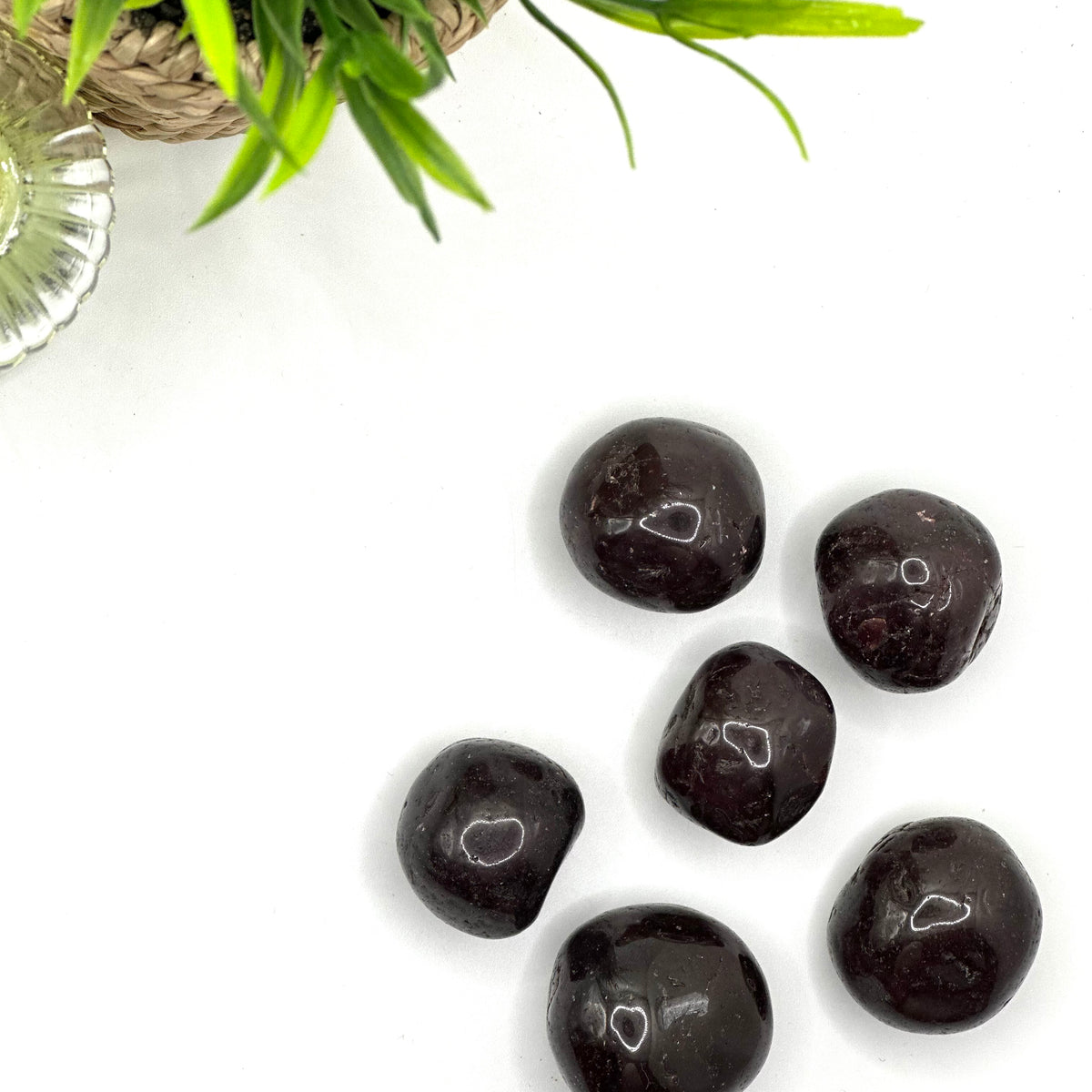 Garnet Tumbled Stone – Passion, Strength & Protection (3–4 cm)