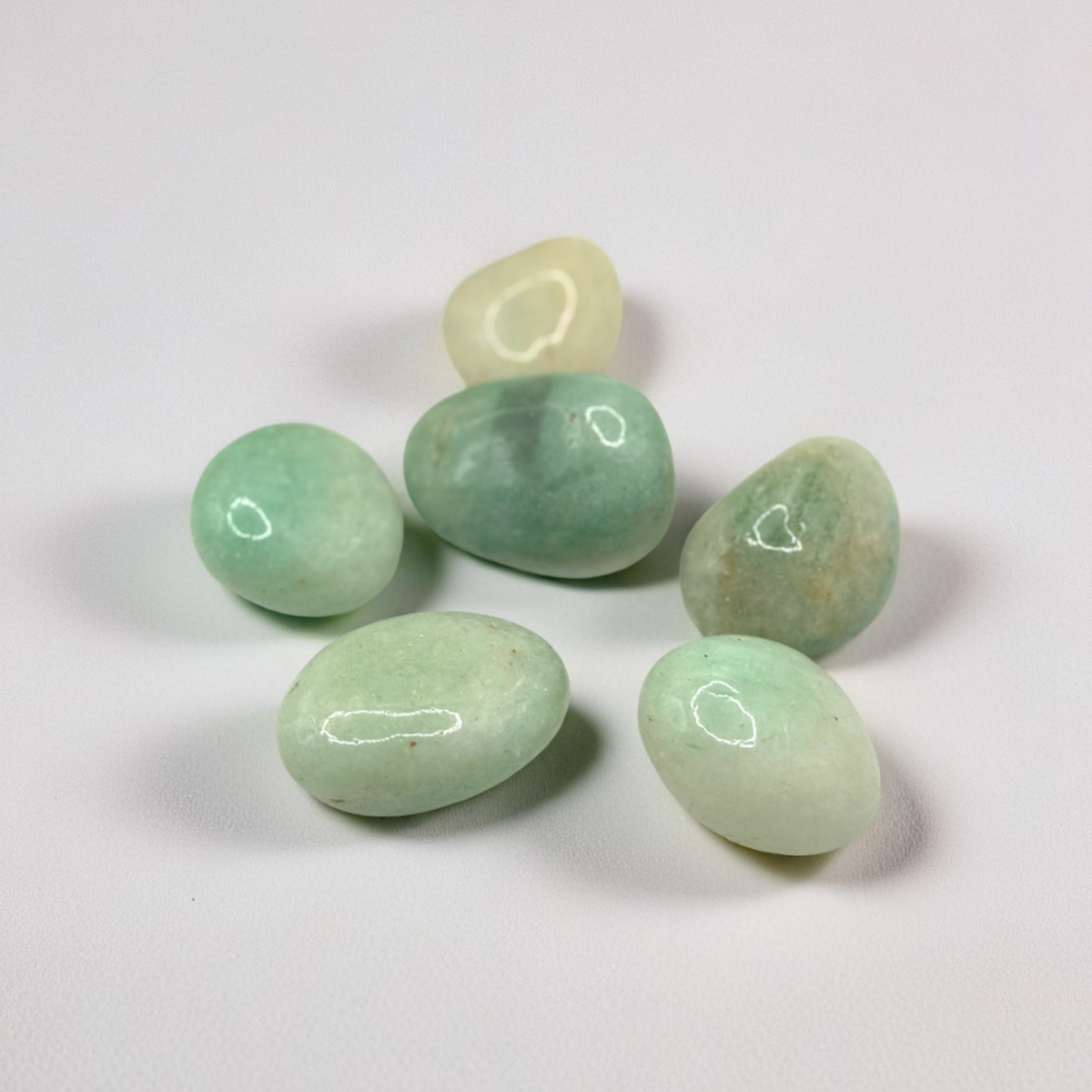 Green Aventurine Tumbled Stone – Luck & Heart Healing ( ±3–4 cm)