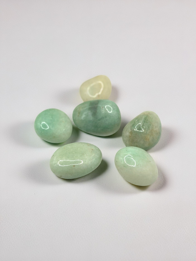 Green Aventurine Tumbled Stone – Luck & Heart Healing ( ±3–4 cm)