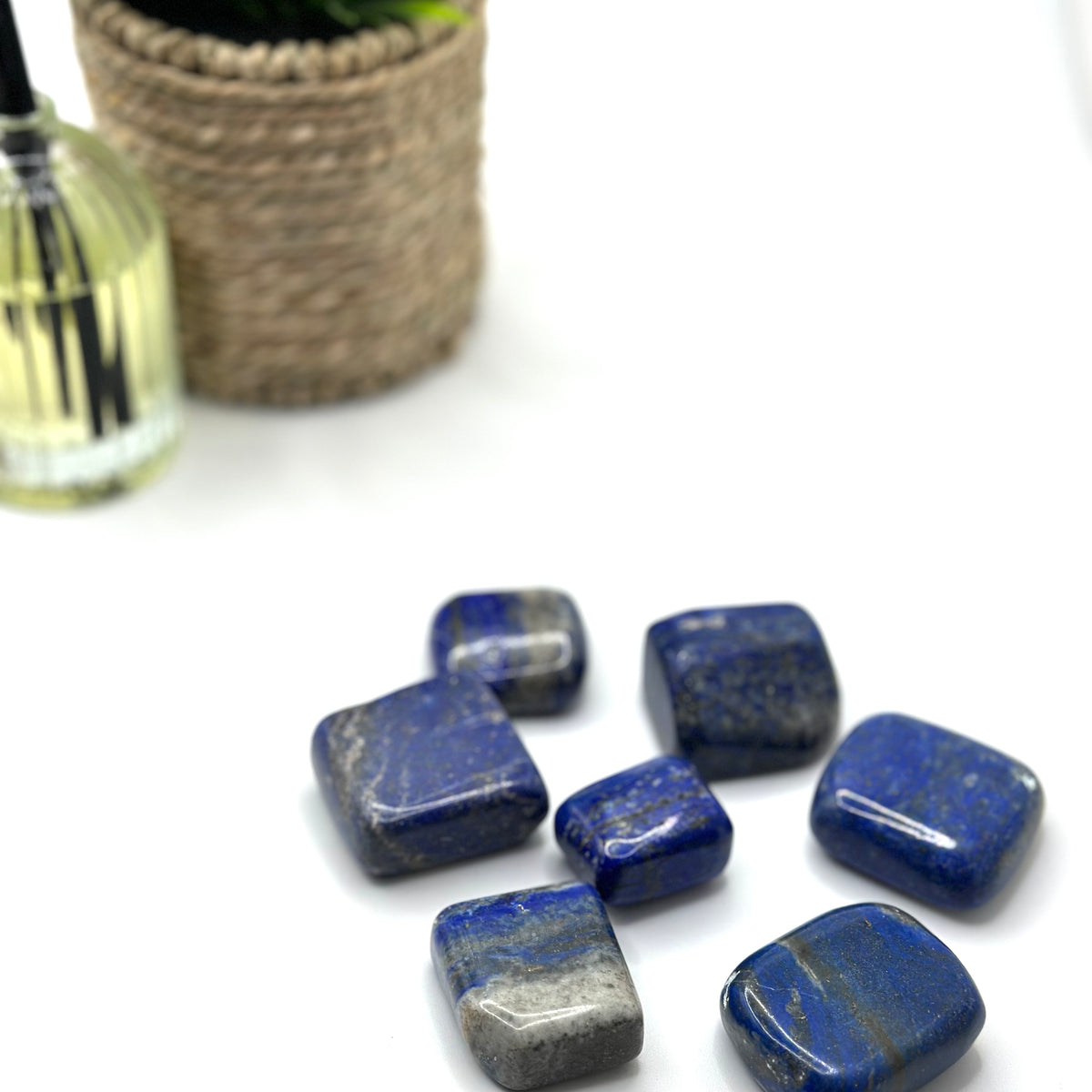 Lapis Lazuli Tumbled Stone – Intuition & Truth (±2.5–3.5 cm, AA Grade)