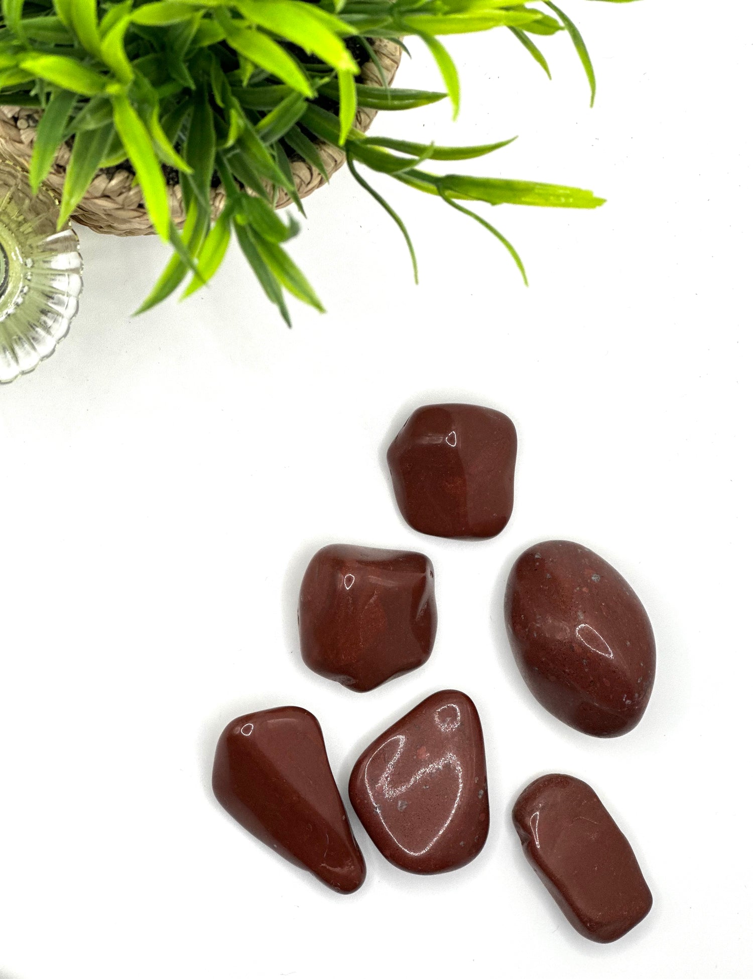 Red Jasper Tumbled Stone – Strength, Grounding & Vitality (±3–6 cm,)