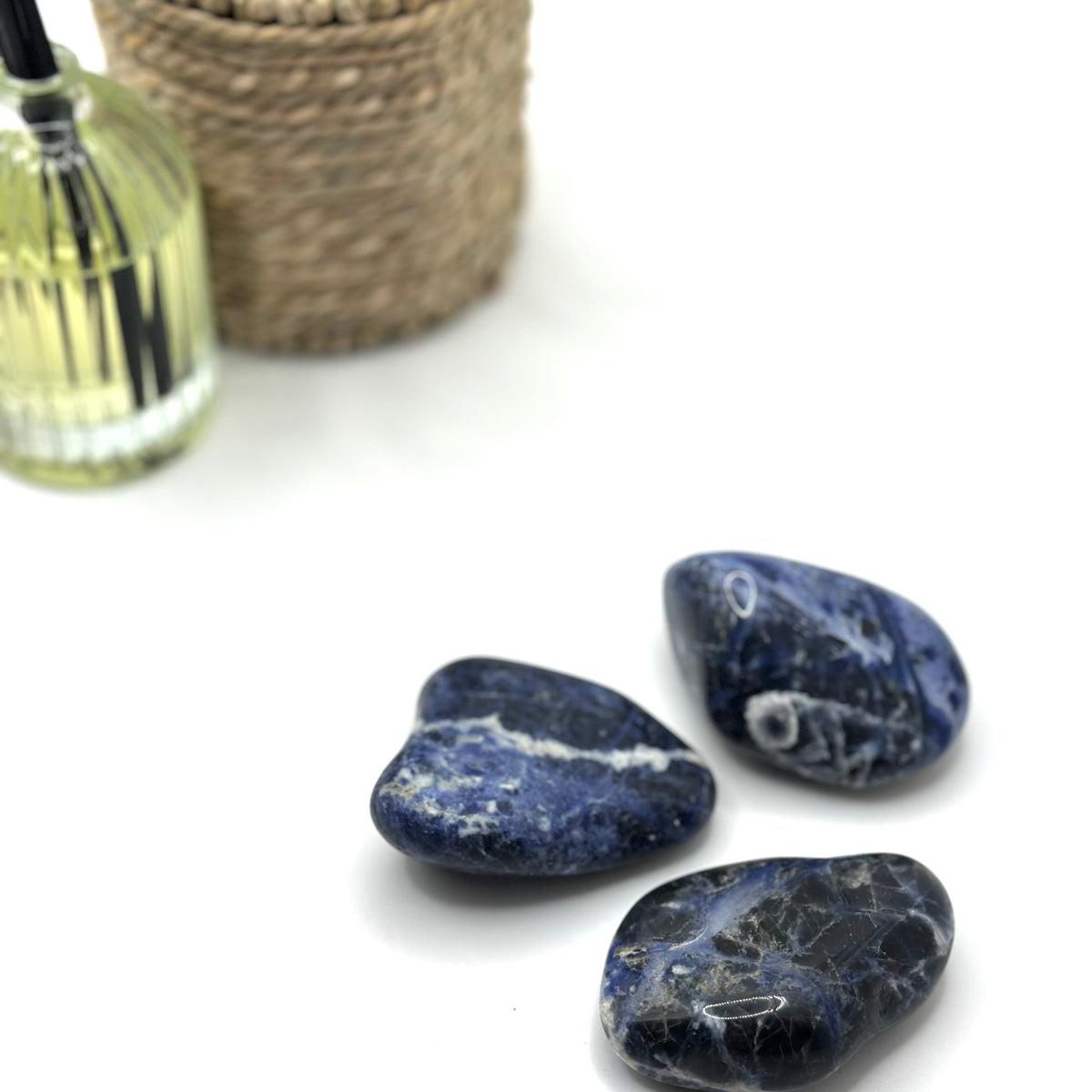 Sodalite Tumbled Stone – Intuition, Truth & Mental Clarity (±5–6 cm)