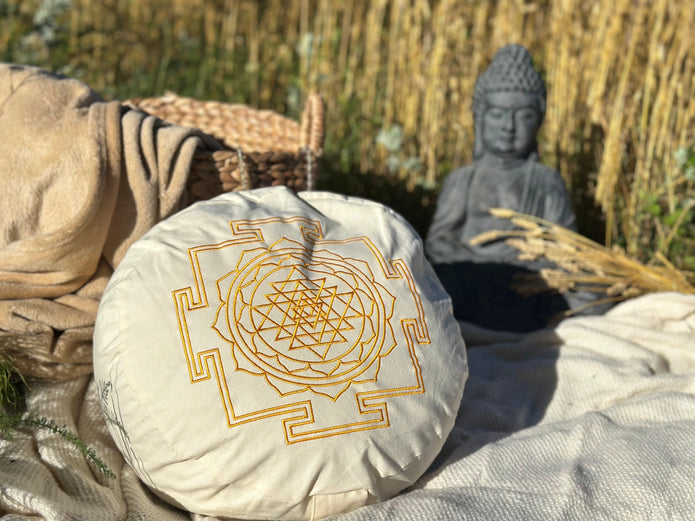 Meditācijas spilvens ar griķu sēnalu pildījumu- Šrī Jantra