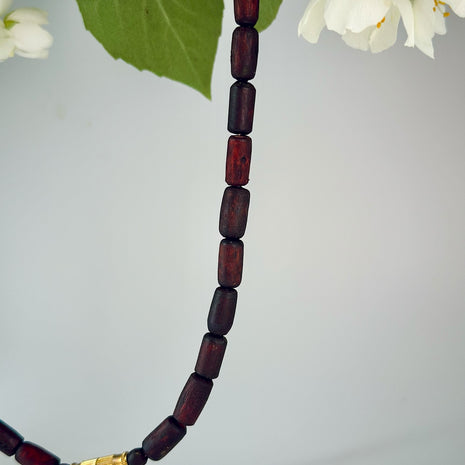 Vienrindas Tulsi Kanthi mala kaklarota– Tumši brūna